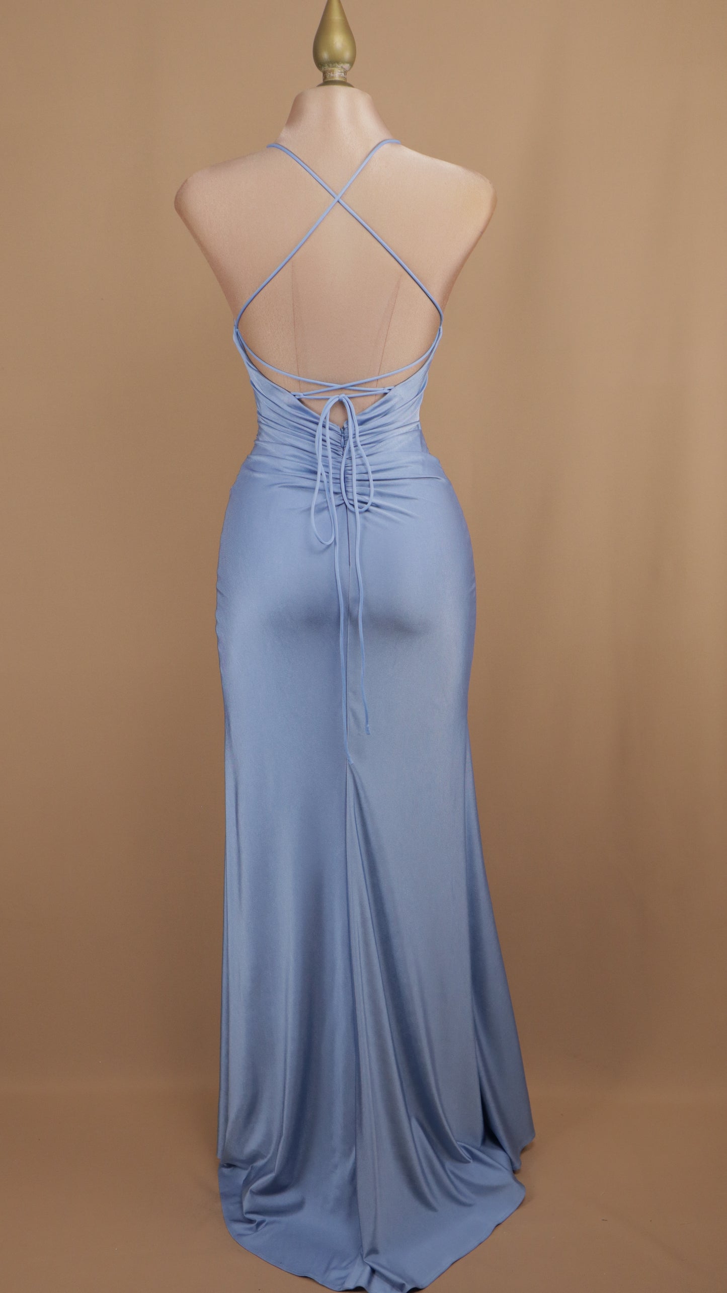 Vestido largo escote en V con corset y abertura
