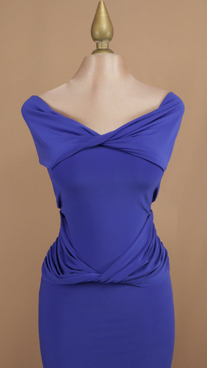 Vestido midi al hombro con escote en la espalda