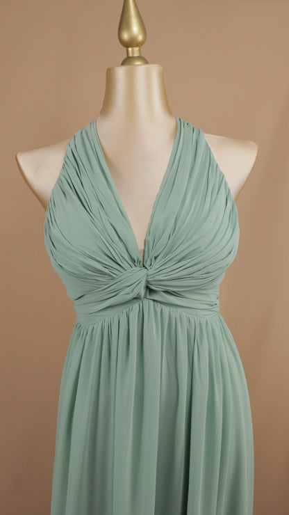 Vestido largo plus size con cuello halter y escote en la espalda