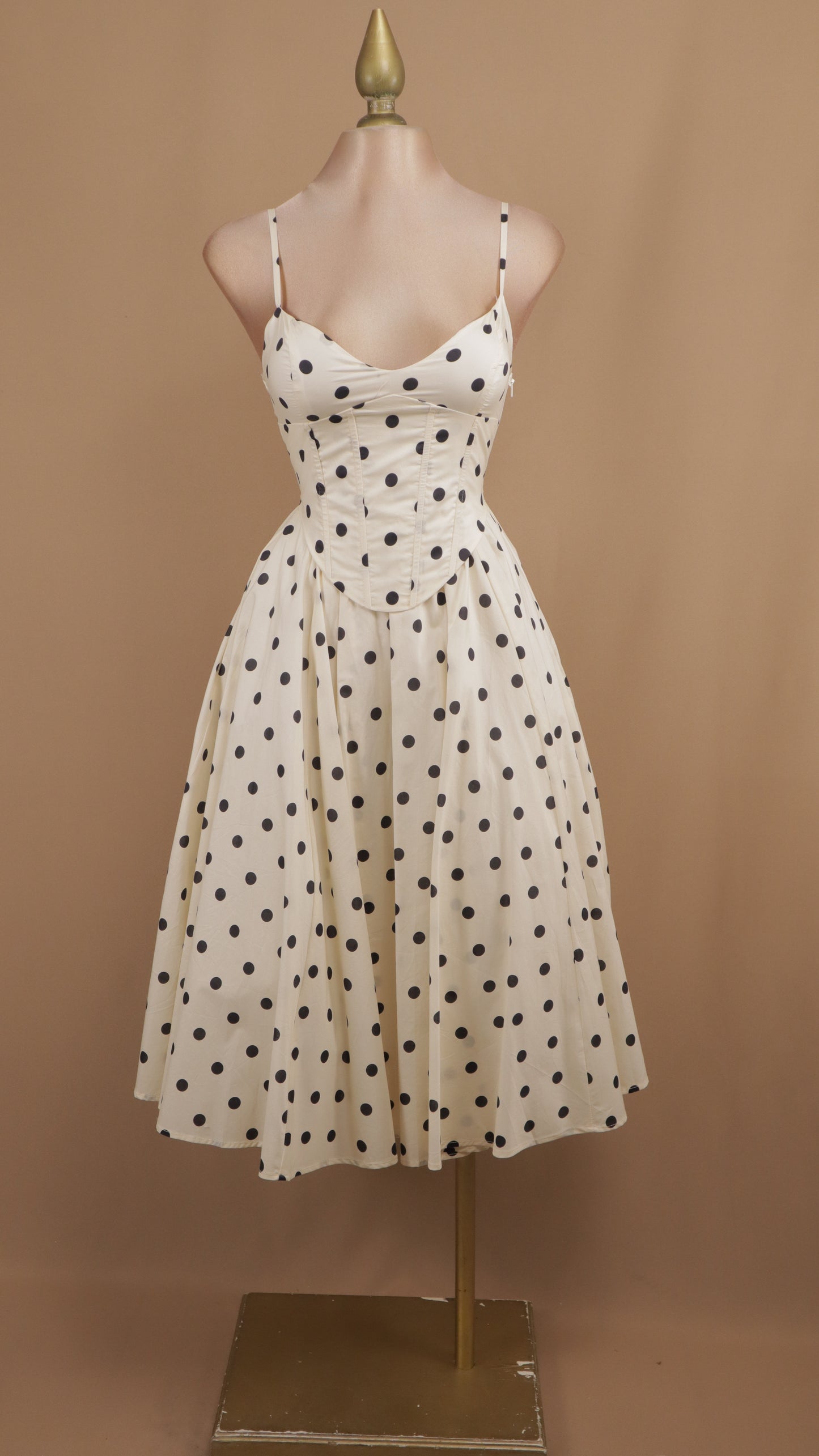 Vestido midi boleado de tirantes