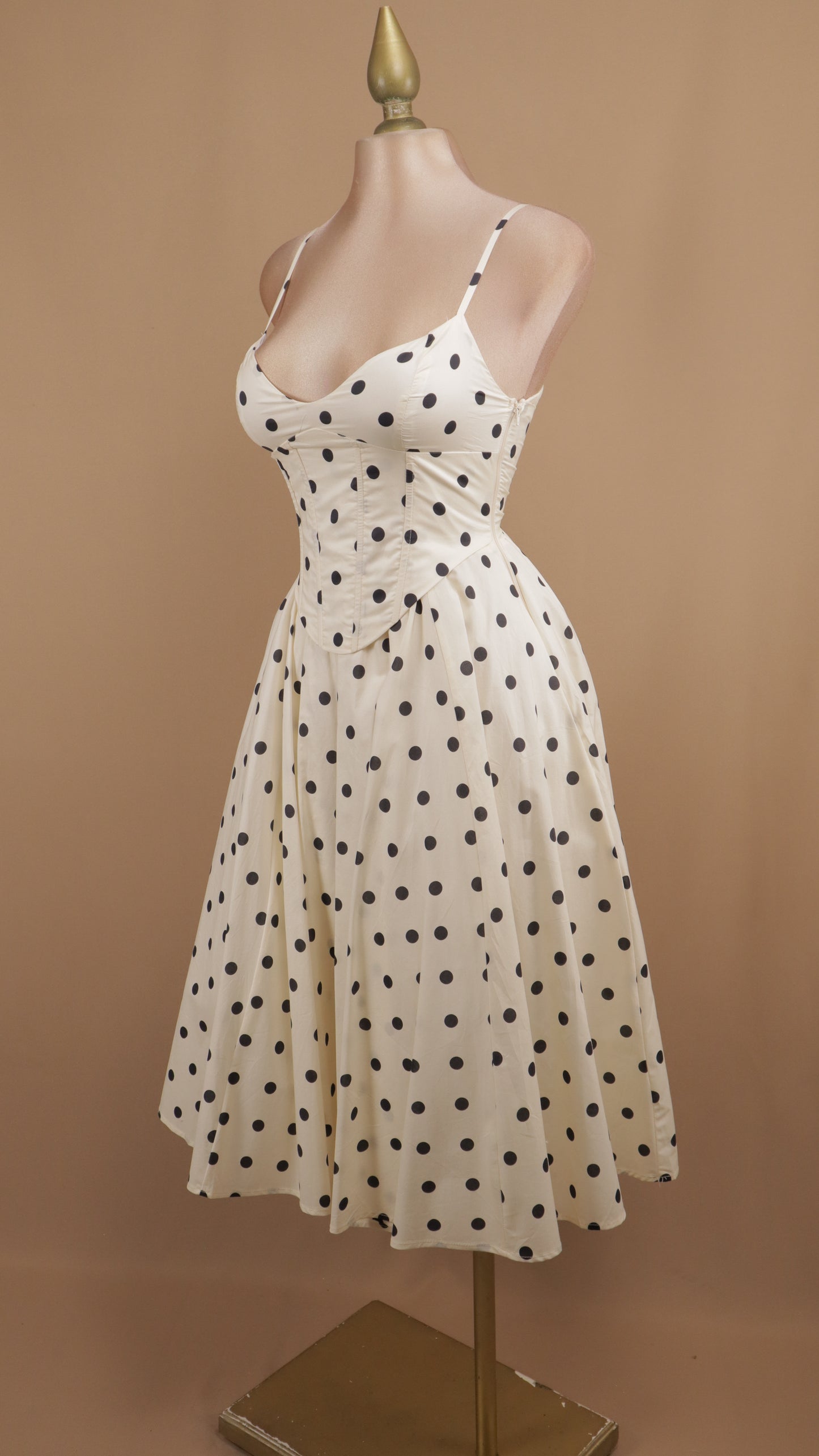 Vestido midi boleado de tirantes