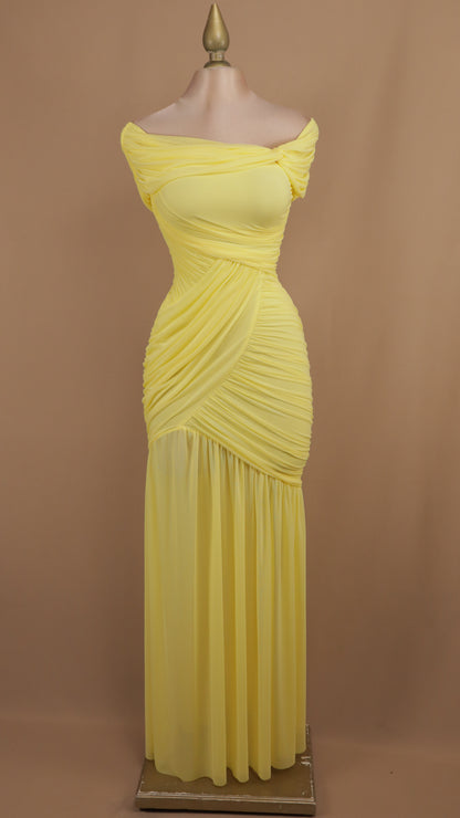 Vestido largo plisado al hombro