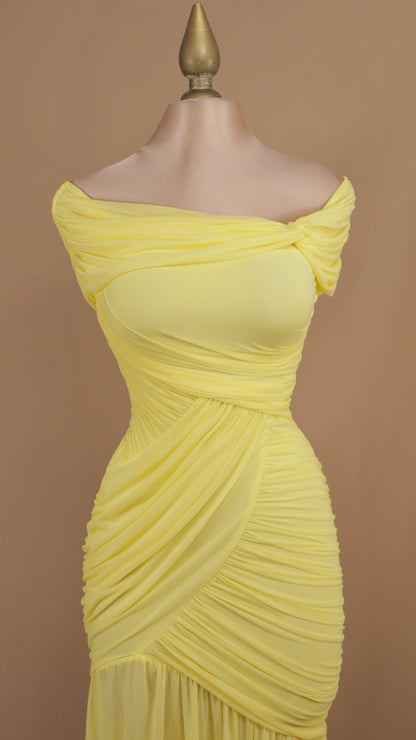 Vestido largo plisado al hombro