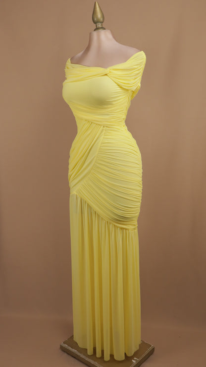 Vestido largo plisado al hombro