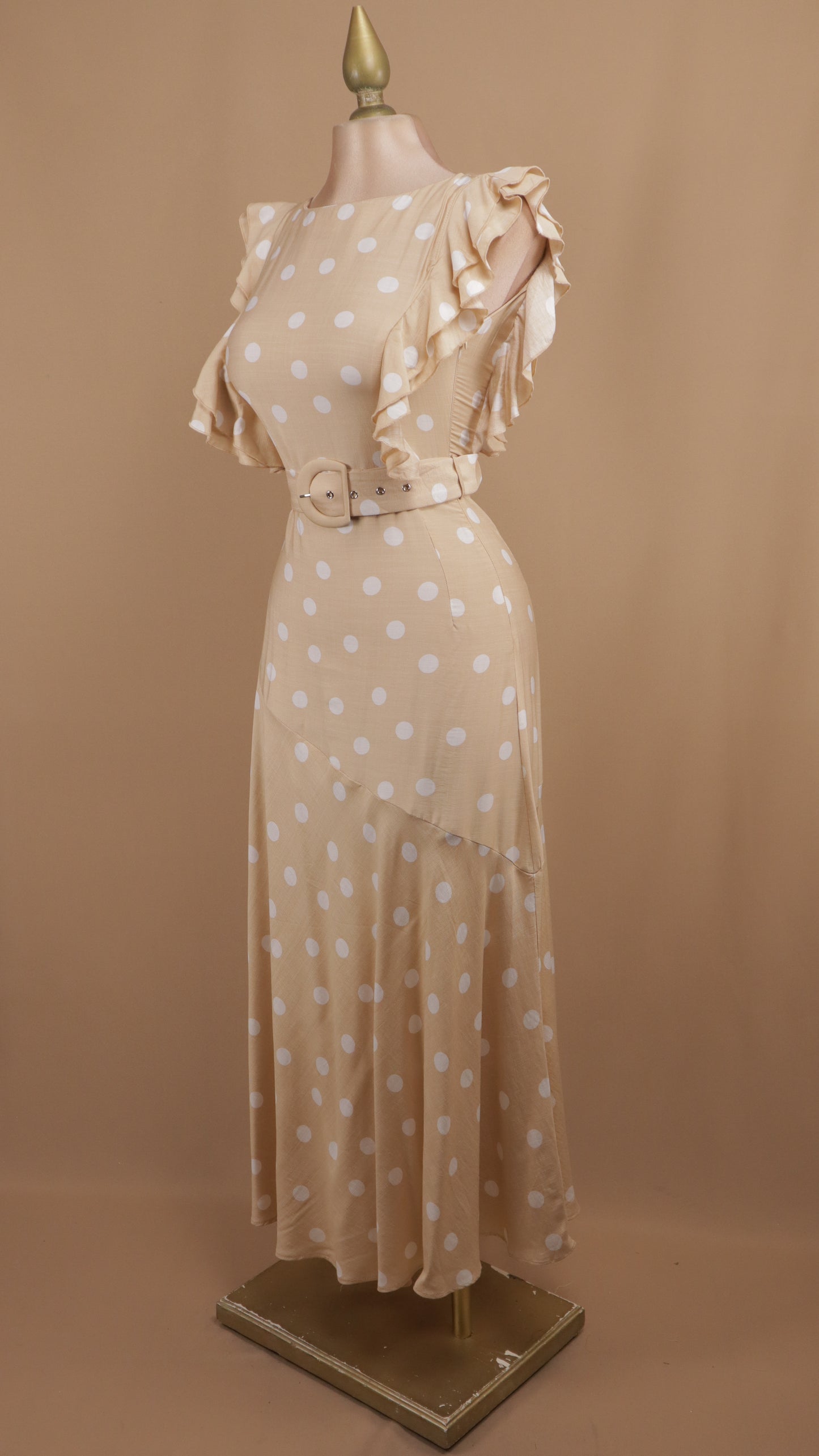 Vestido midi boleado con cinto