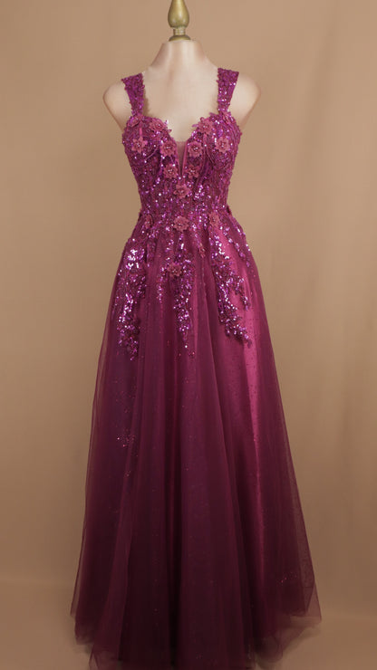 Vestido largo corte princesa de tull con aplicación