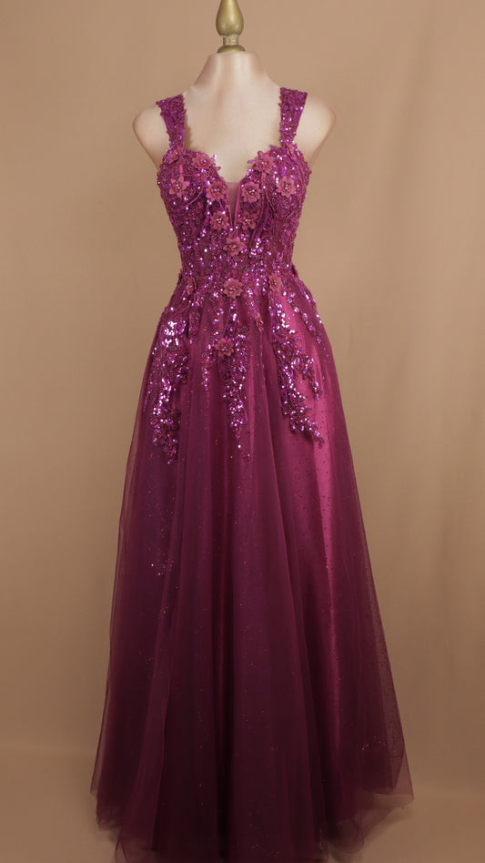 Vestido largo corte princesa de tull con aplicación