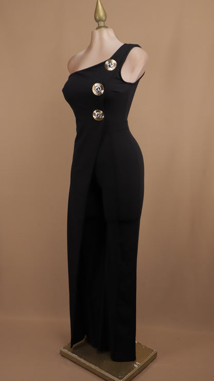 Palazzo asimétrico con botones dorados