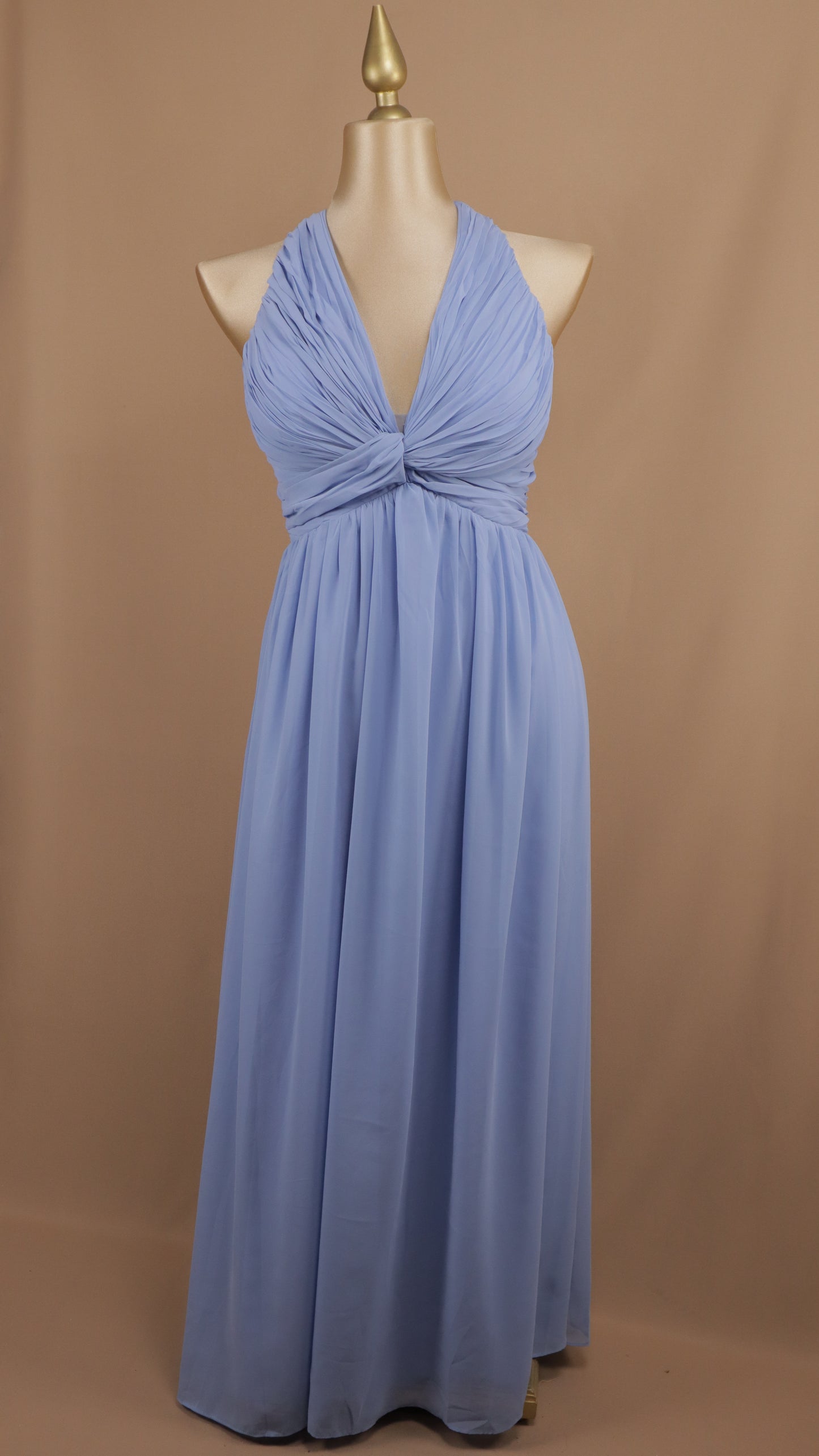 Vestido largo plus size con cuello halter y escote en la espalda