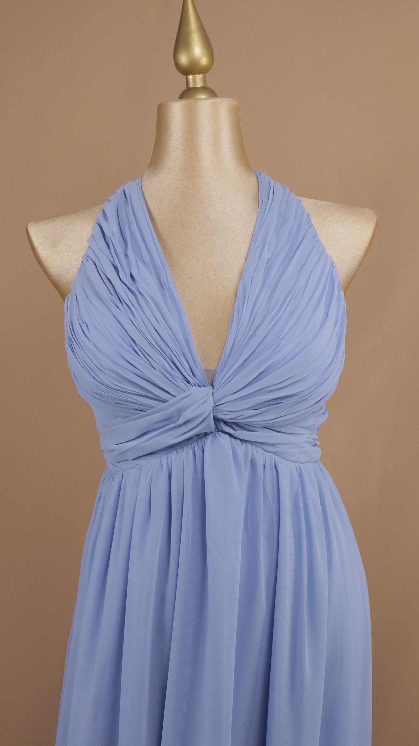 Vestido largo plus size con cuello halter y escote en la espalda