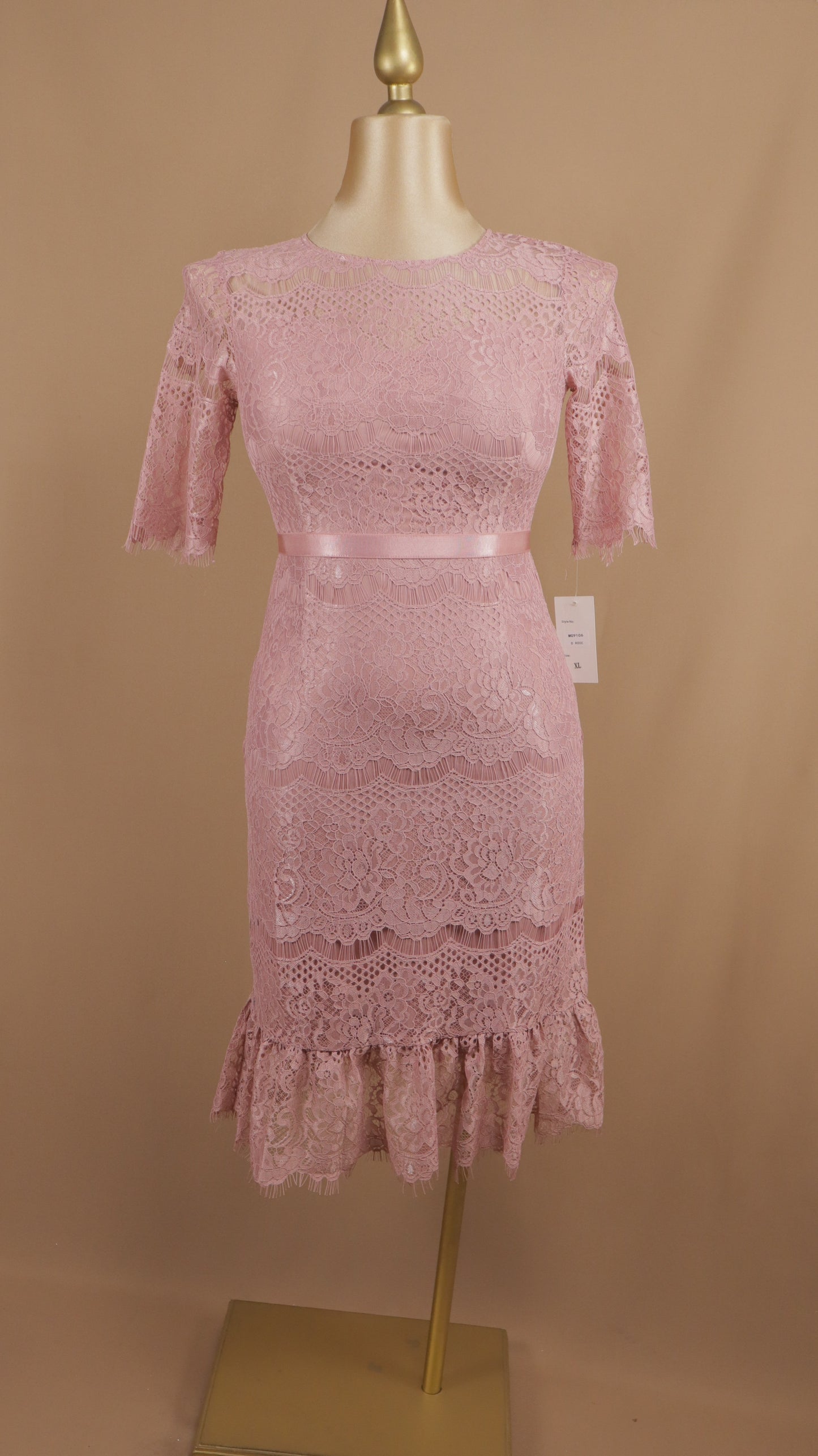 Vestido talla extra de encaje con olan en falda