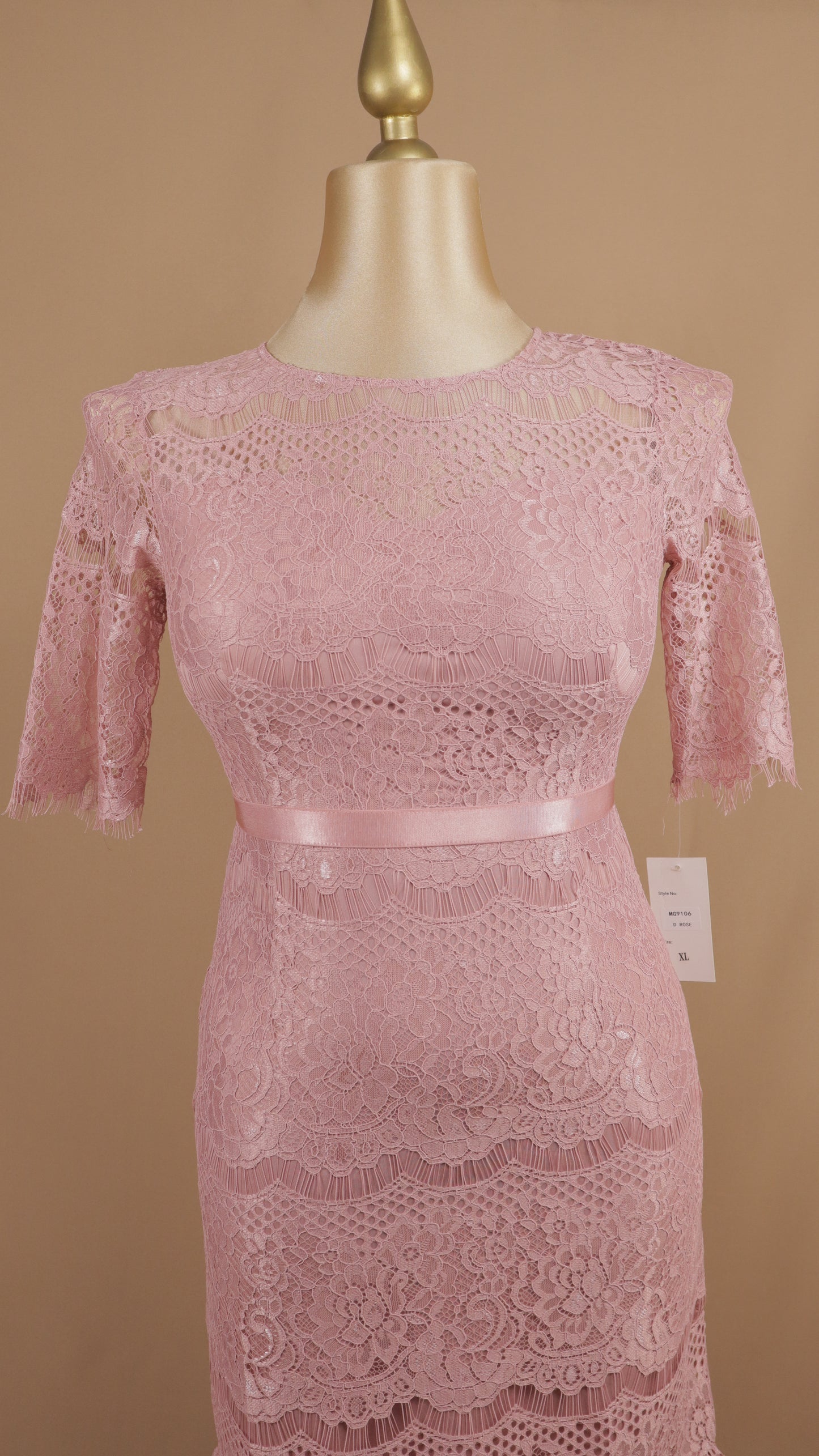 Vestido talla extra de encaje con olan en falda