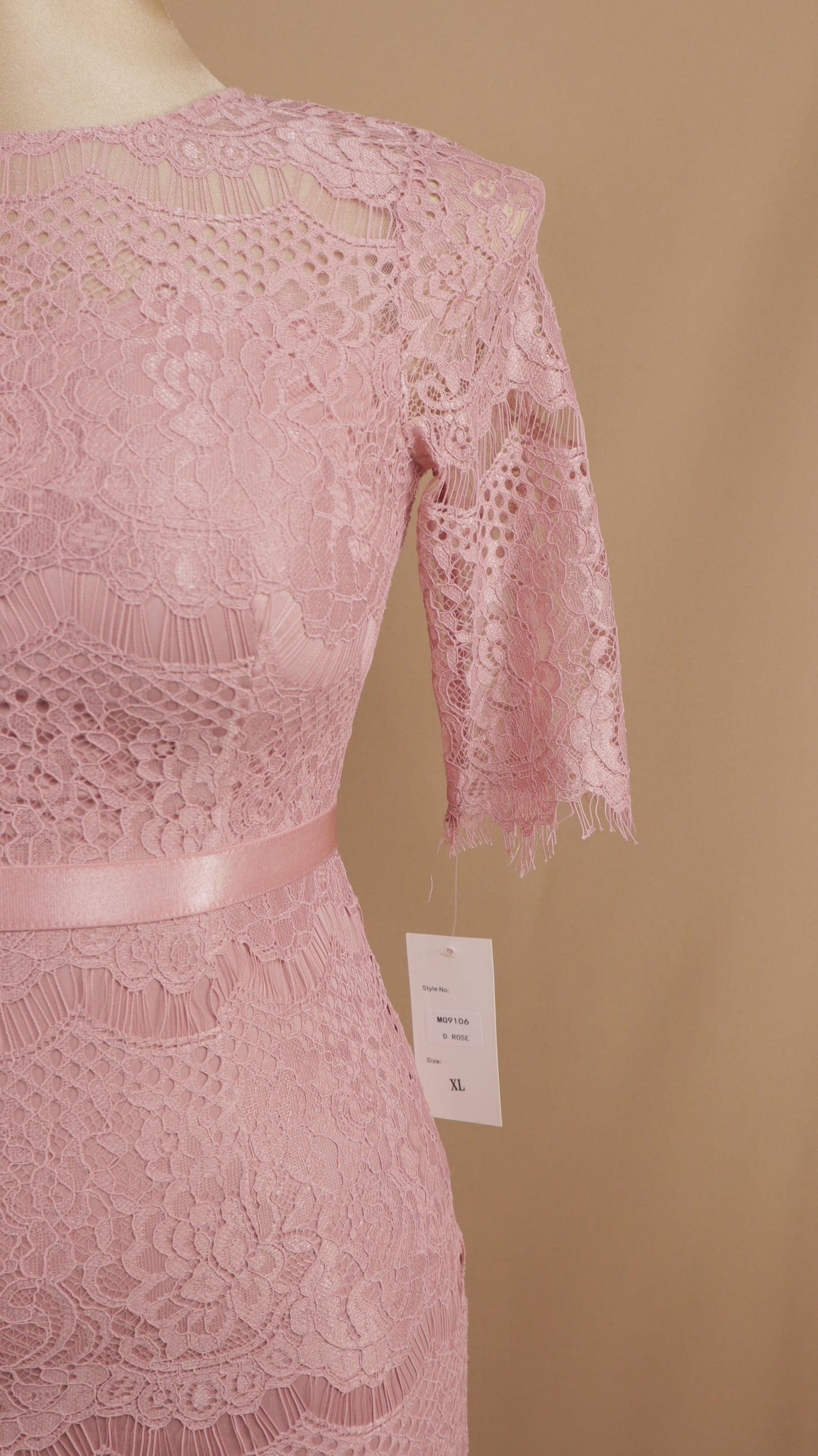 Vestido talla extra de encaje con olan en falda