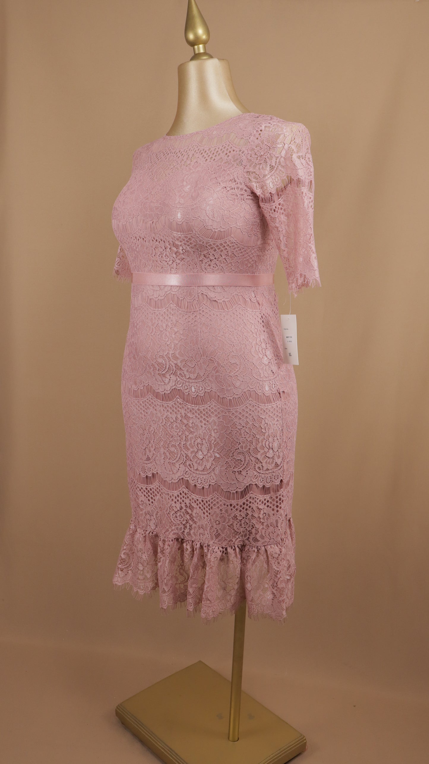 Vestido talla extra de encaje con olan en falda