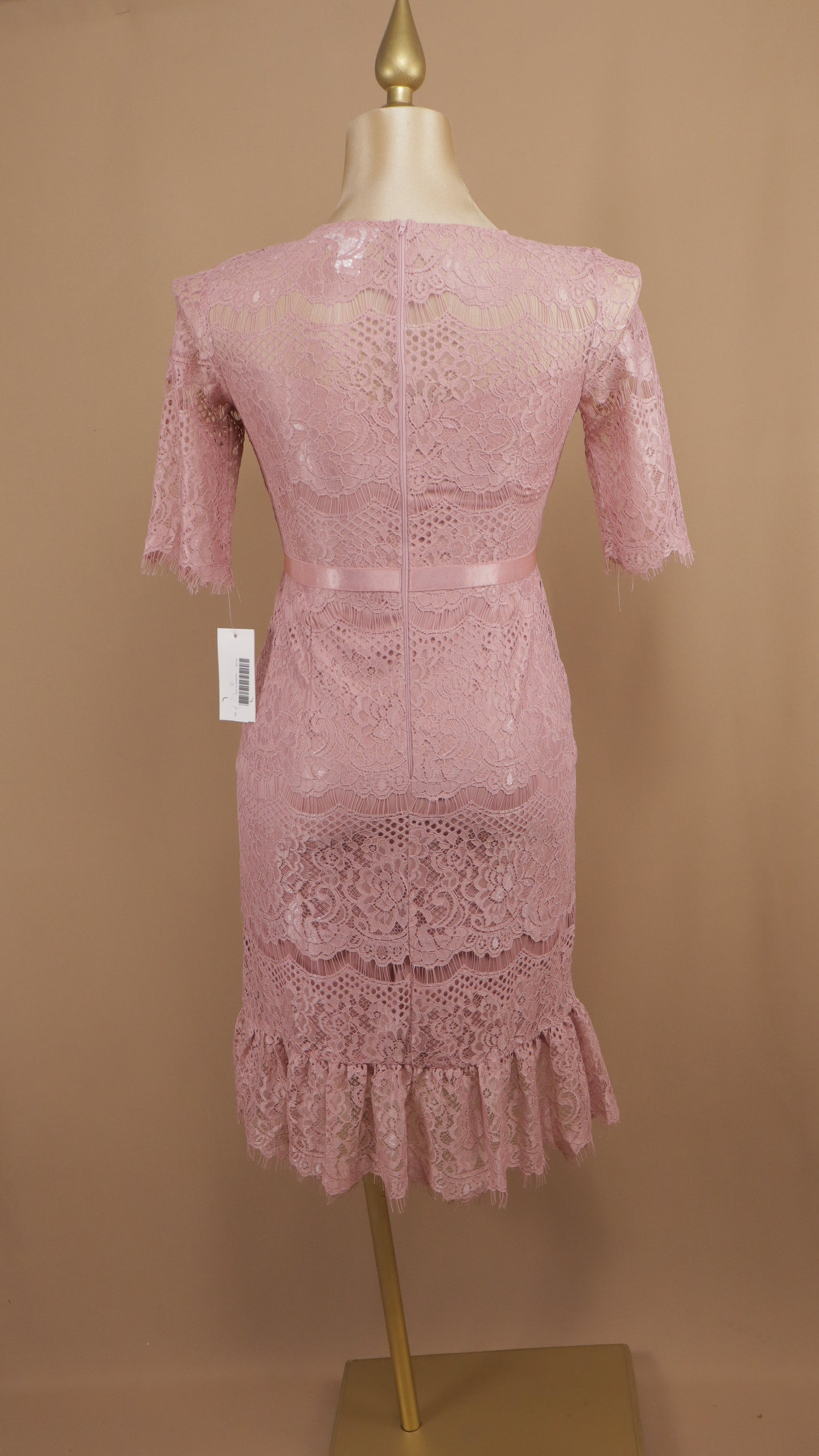 Vestido talla extra de encaje con olan en falda