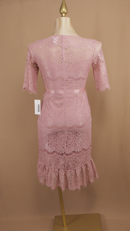 Vestido talla extra de encaje con olan en falda