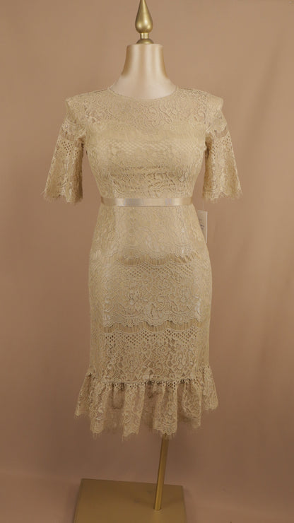 Vestido talla extra de encaje con olan en falda