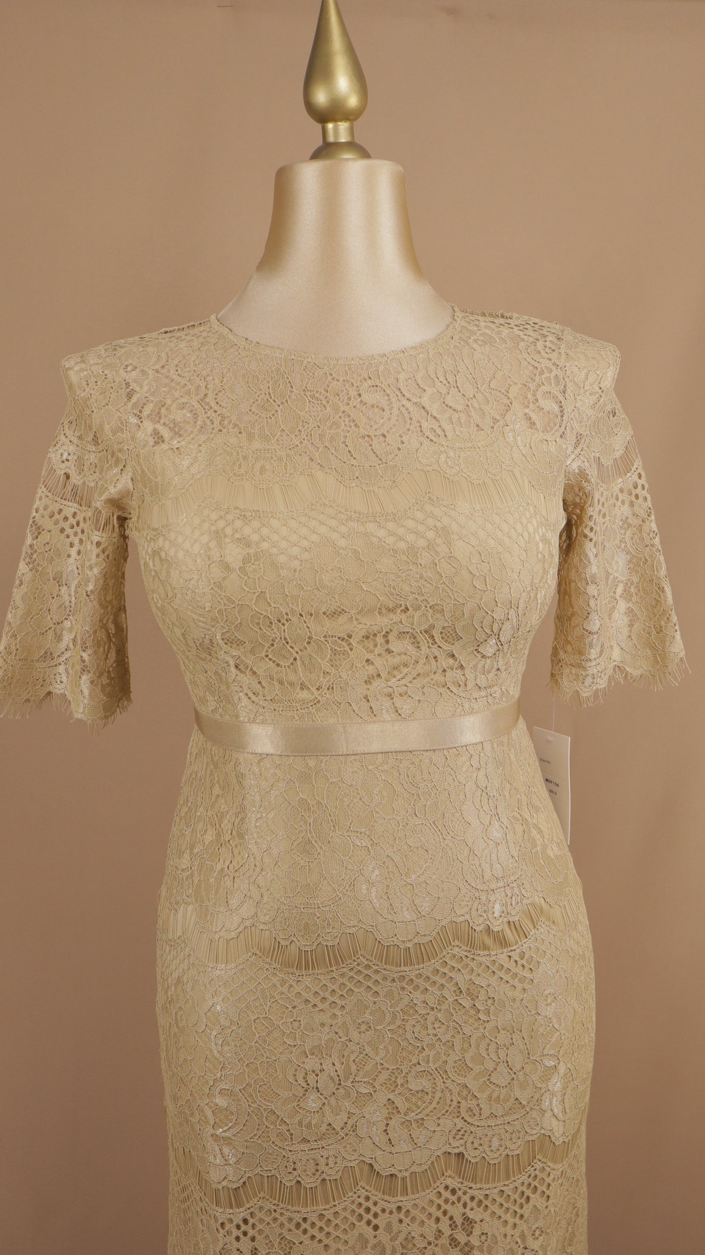 Vestido talla extra de encaje con olan en falda