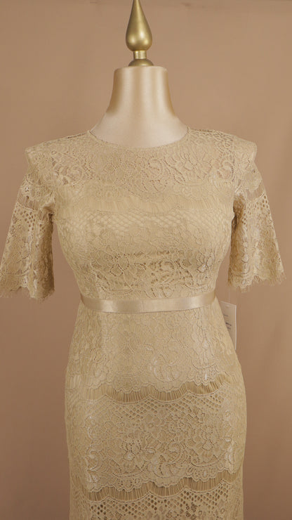 Vestido talla extra de encaje con olan en falda