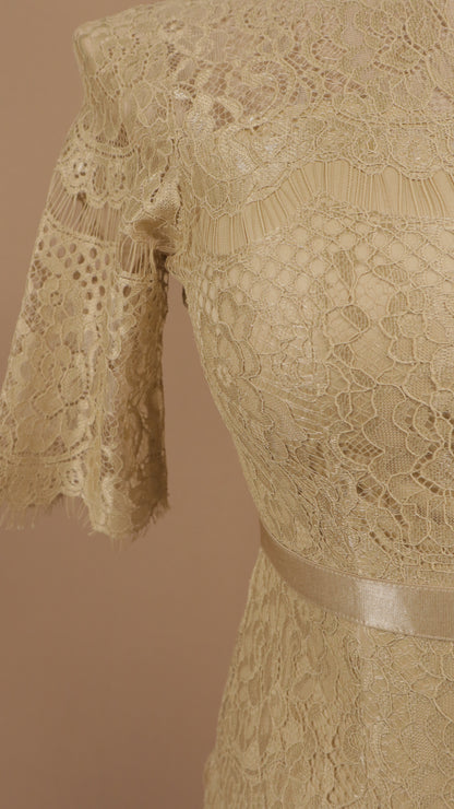 Vestido talla extra de encaje con olan en falda