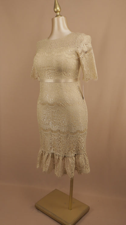 Vestido talla extra de encaje con olan en falda