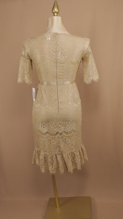 Vestido talla extra de encaje con olan en falda