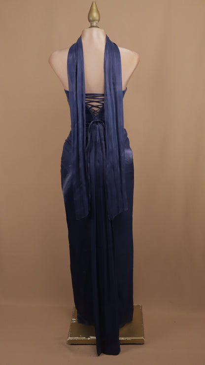 Vestido largo estraple drapeado con estola en cuello