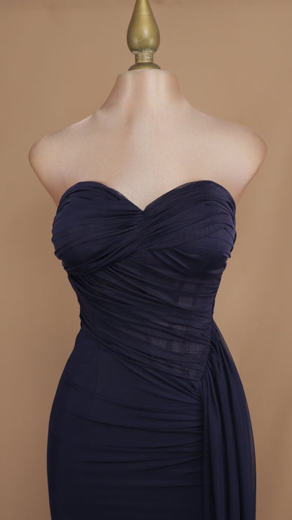 Vestido largo estraple con cauda