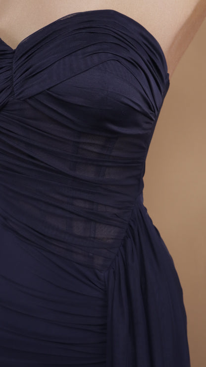 Vestido largo estraple con cauda