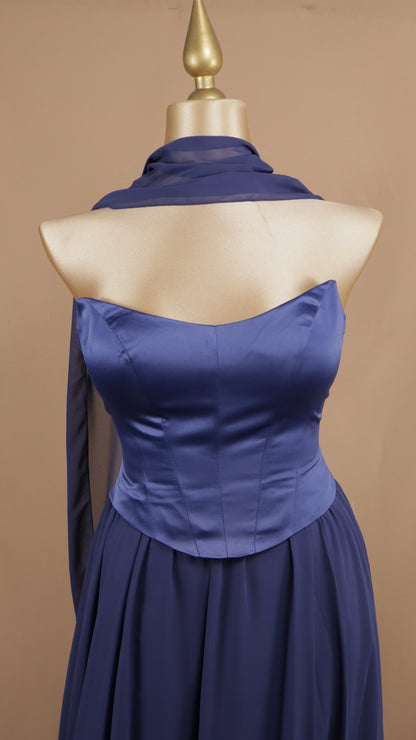 Vestido largo estraple con falda de chiffon