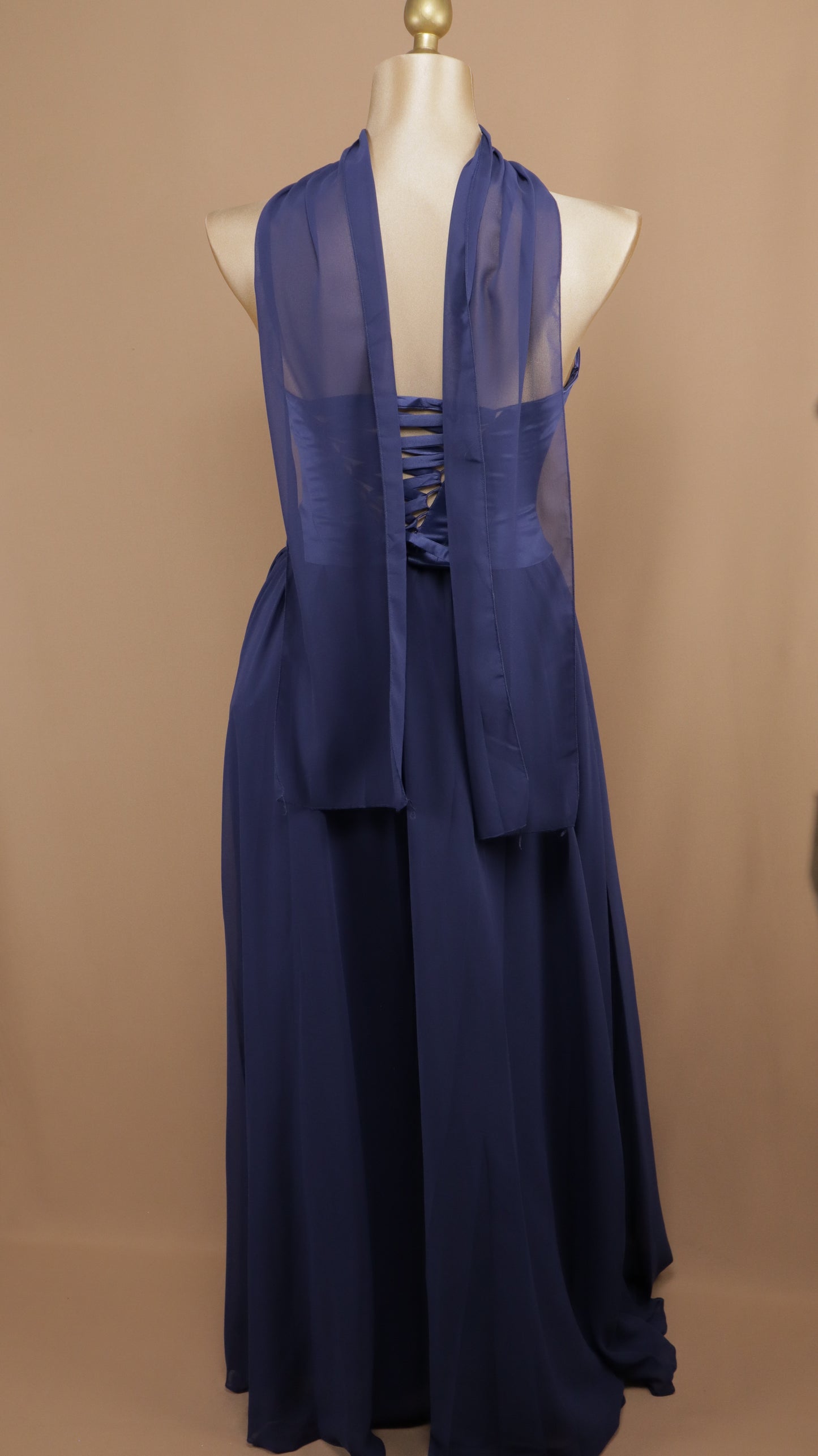 Vestido largo estraple con falda de chiffon