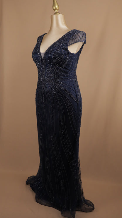 Vestido largo extra con aplicación y escote en V