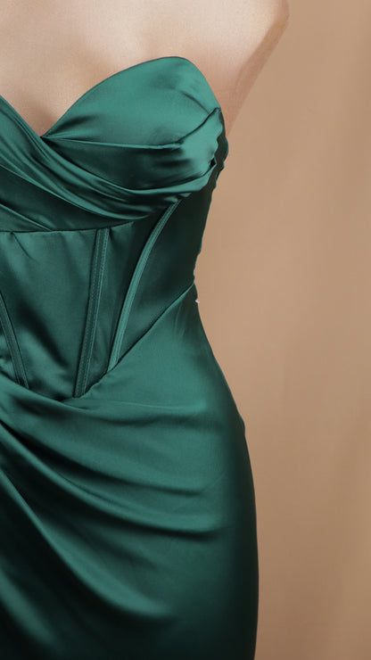 Vestido largo satinado asimétrico