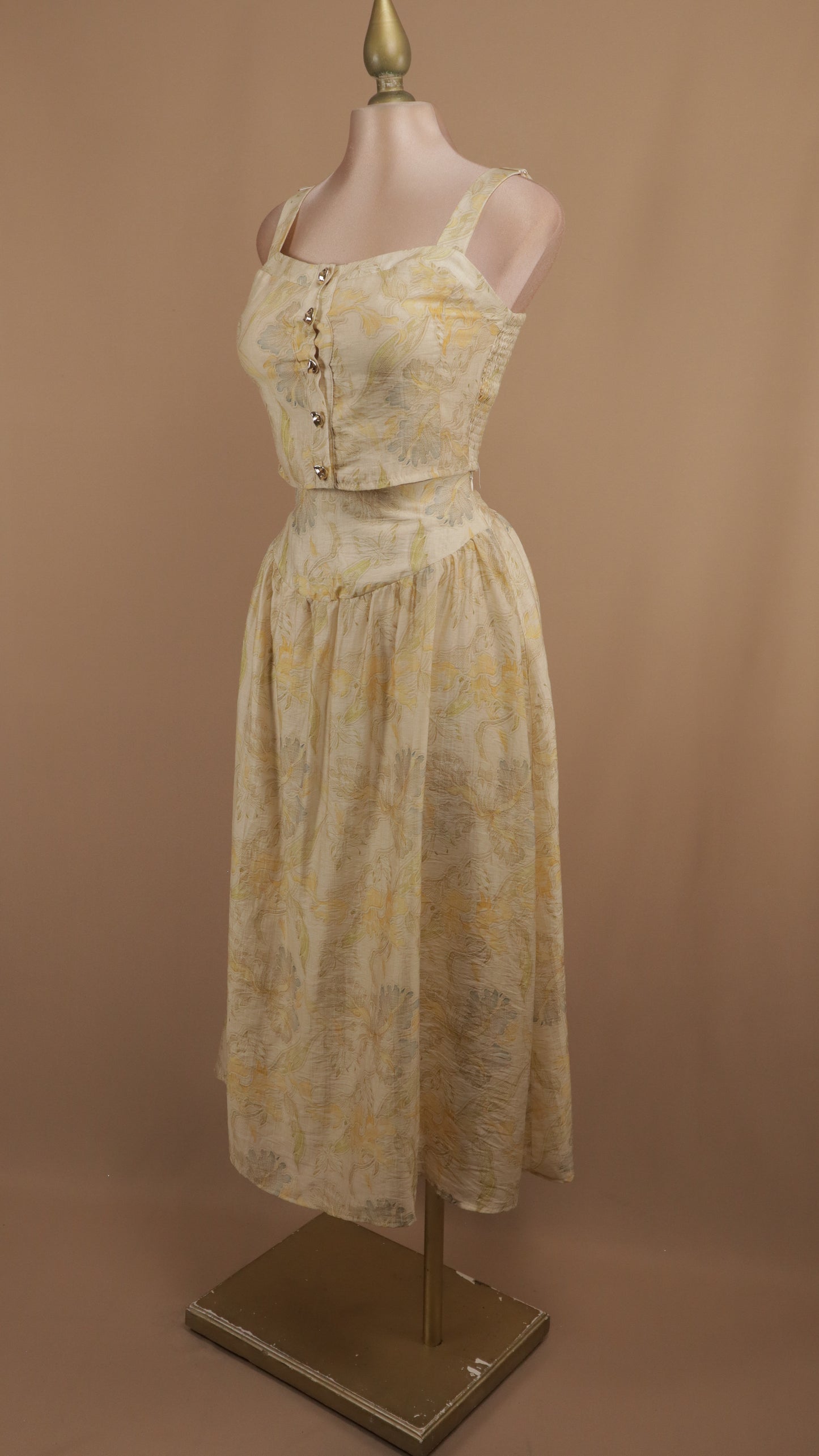 Conjunto de falda y blusa estampado