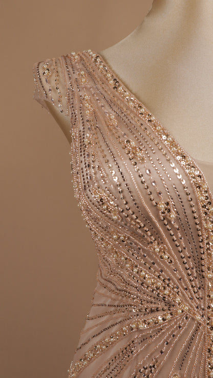 Vestido largo extra con aplicación y escote en V