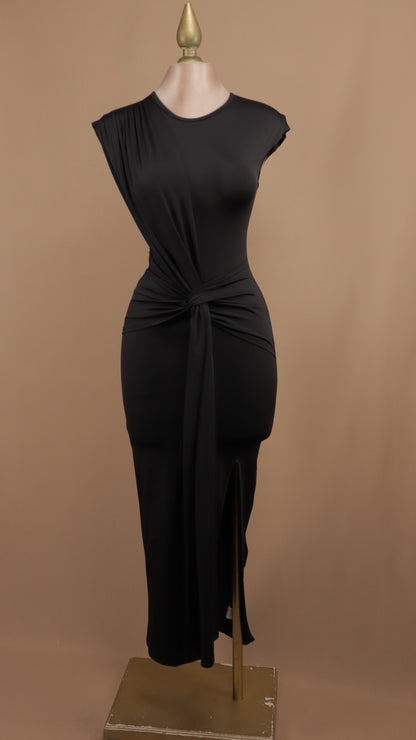 Vestido midi de licra con cauda