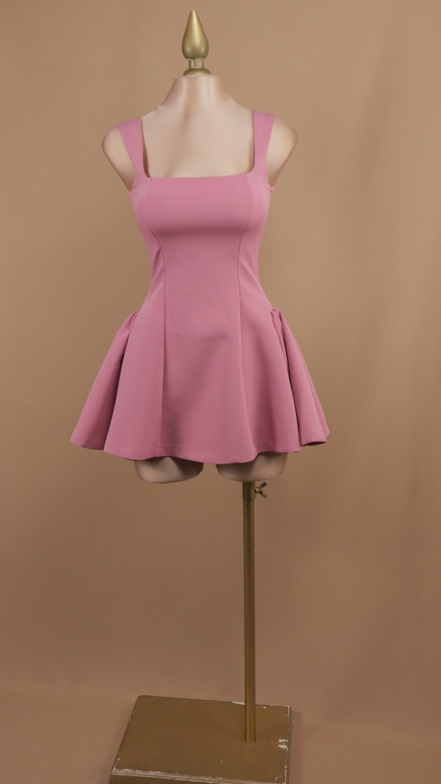 Vestido corto en línea A