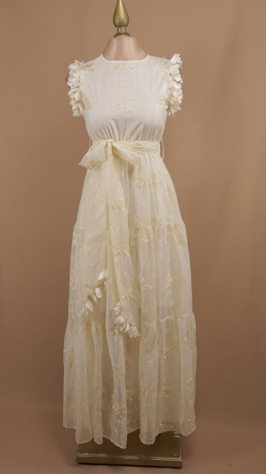 Vestido midi bordado con hojas en 3D