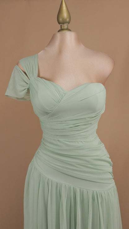 Vestido largo de pliegues en línea A y asimétrico