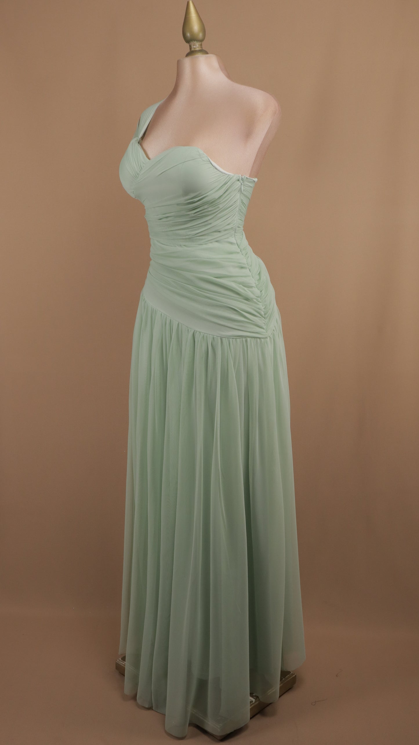 Vestido largo de pliegues en línea A y asimétrico