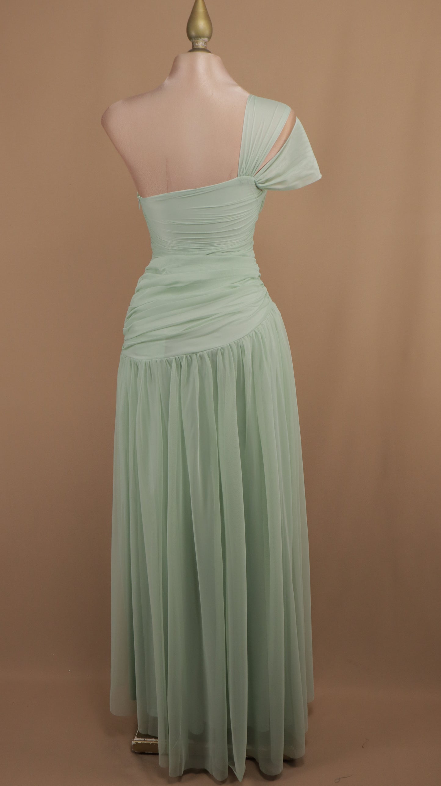 Vestido largo de pliegues en línea A y asimétrico