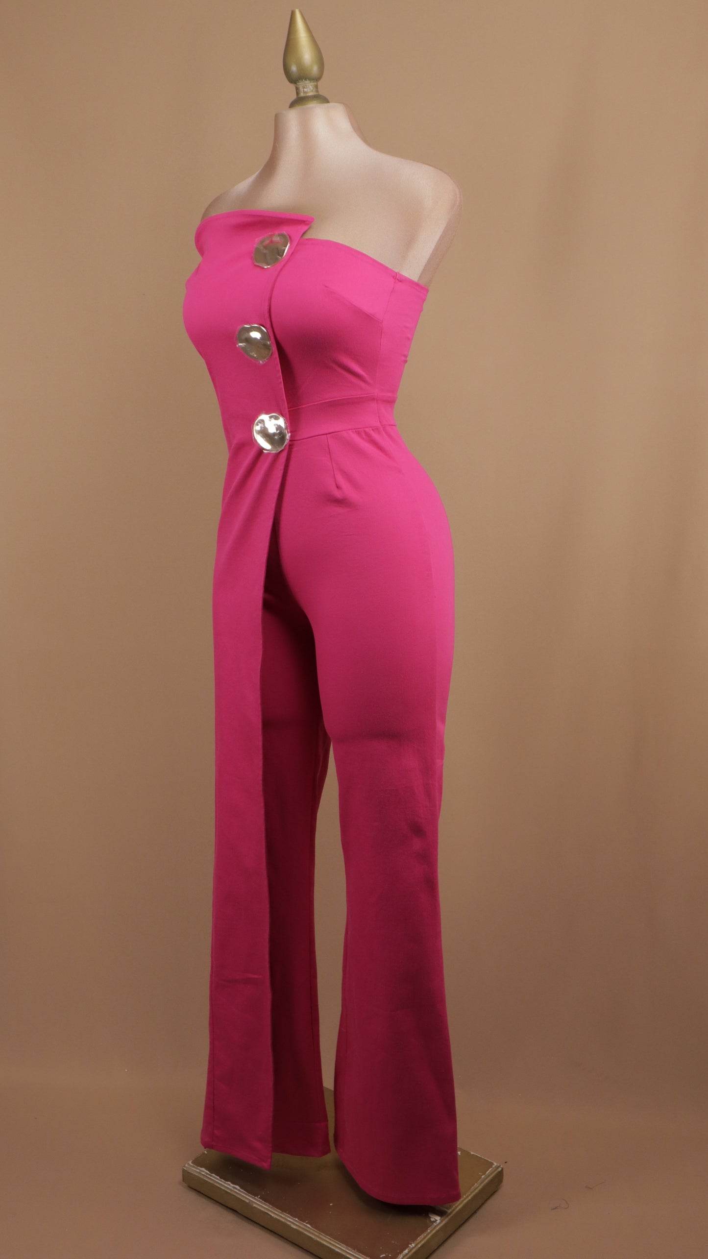 Palazzo estraple con botón dorado