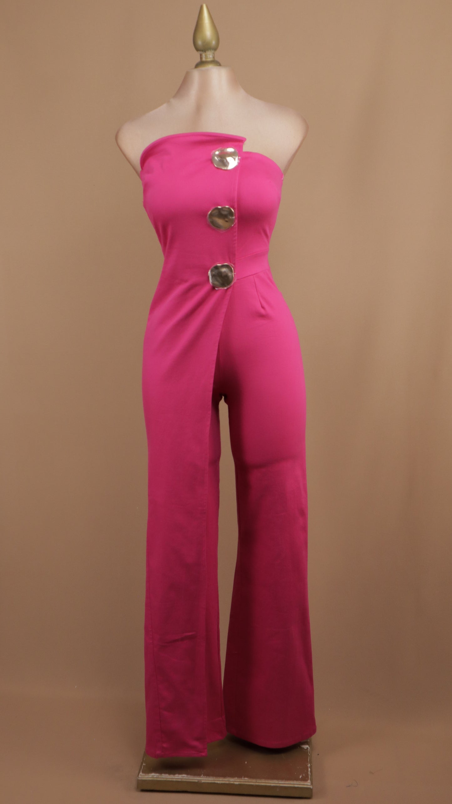 Palazzo estraple con botón dorado