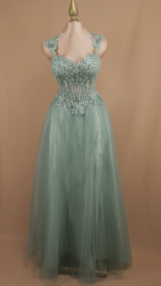 Vestido largo de tul con aplicación en busto y tirante