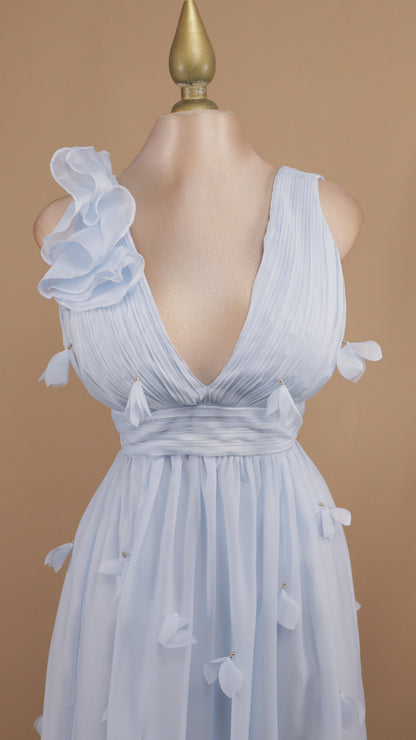 Vestido midi escote en V con flor en 3D