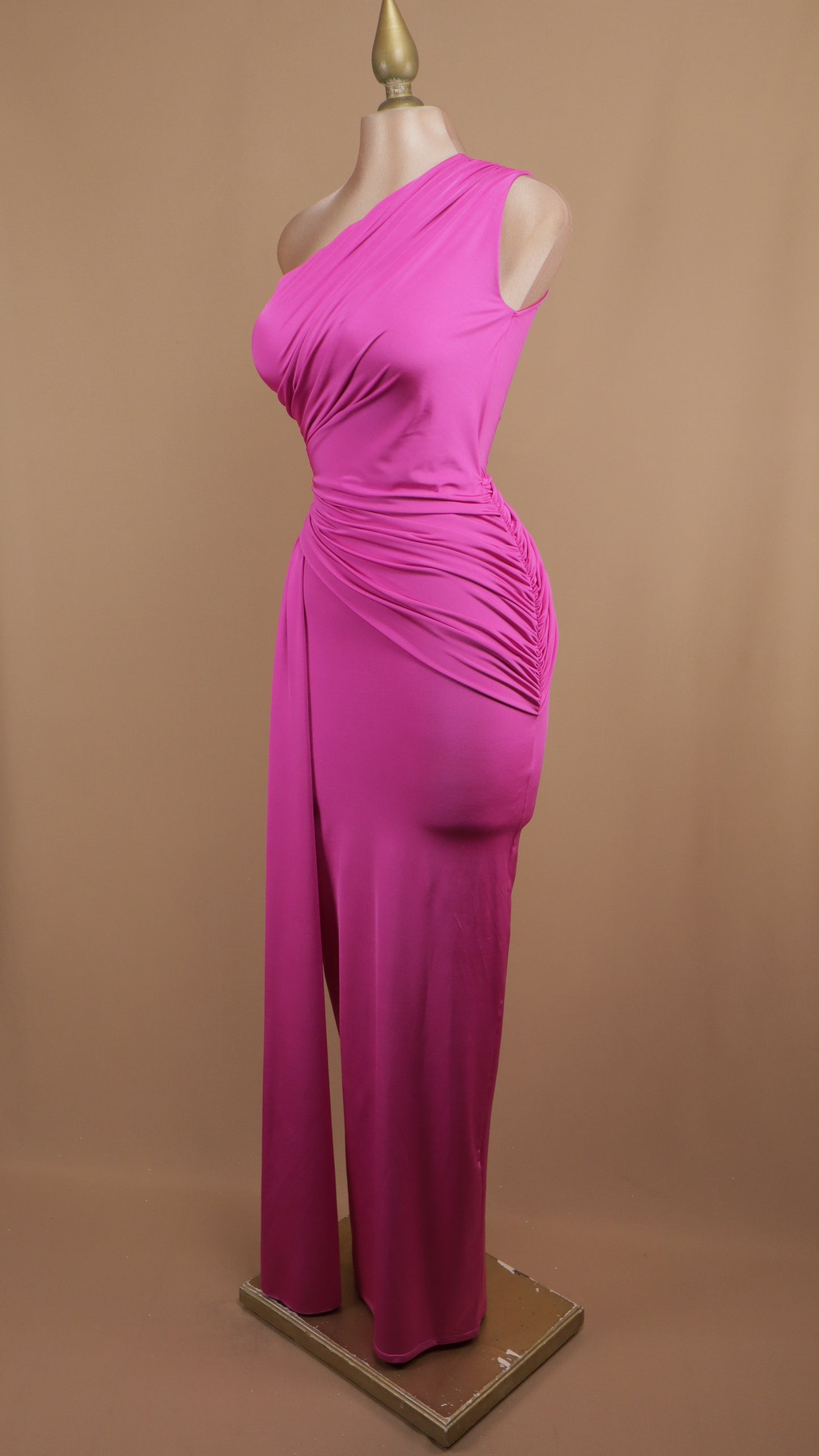 Vestido largo asimétrico de licra con estola