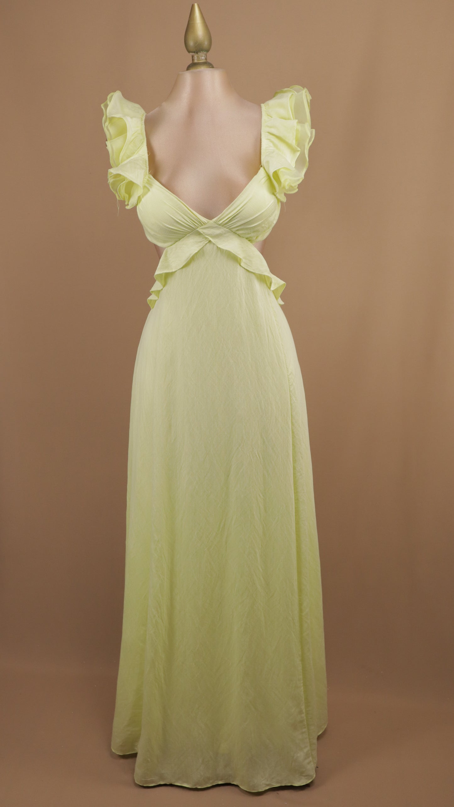 Vestido largo con escote en espalda y cintura