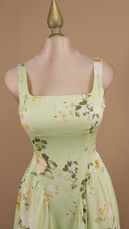 Vestido midi escote cuadrado y en la espalda