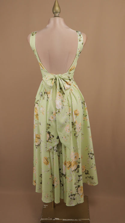 Vestido midi escote cuadrado y en la espalda