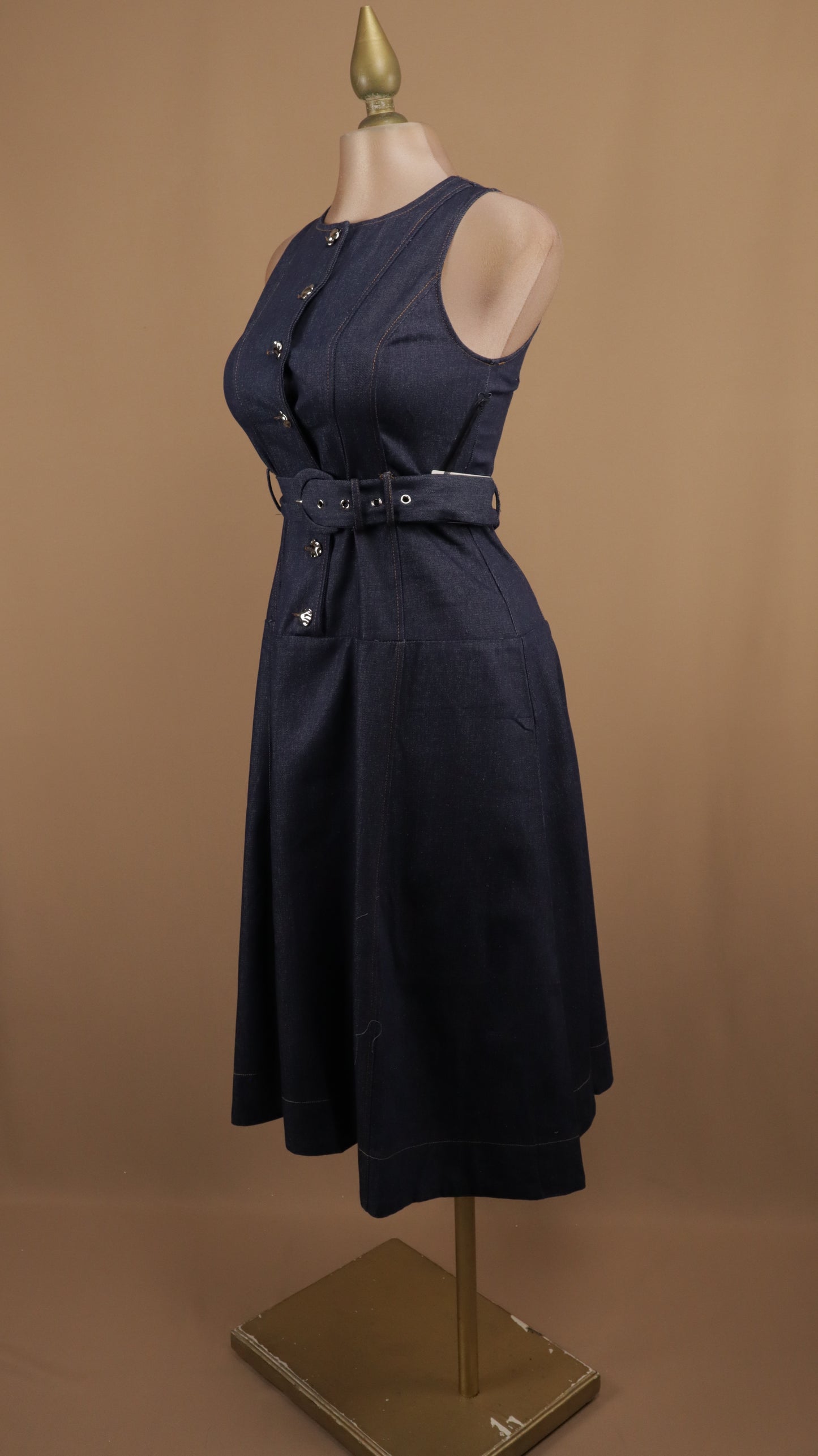 Vestido midi de mezclilla con cinto